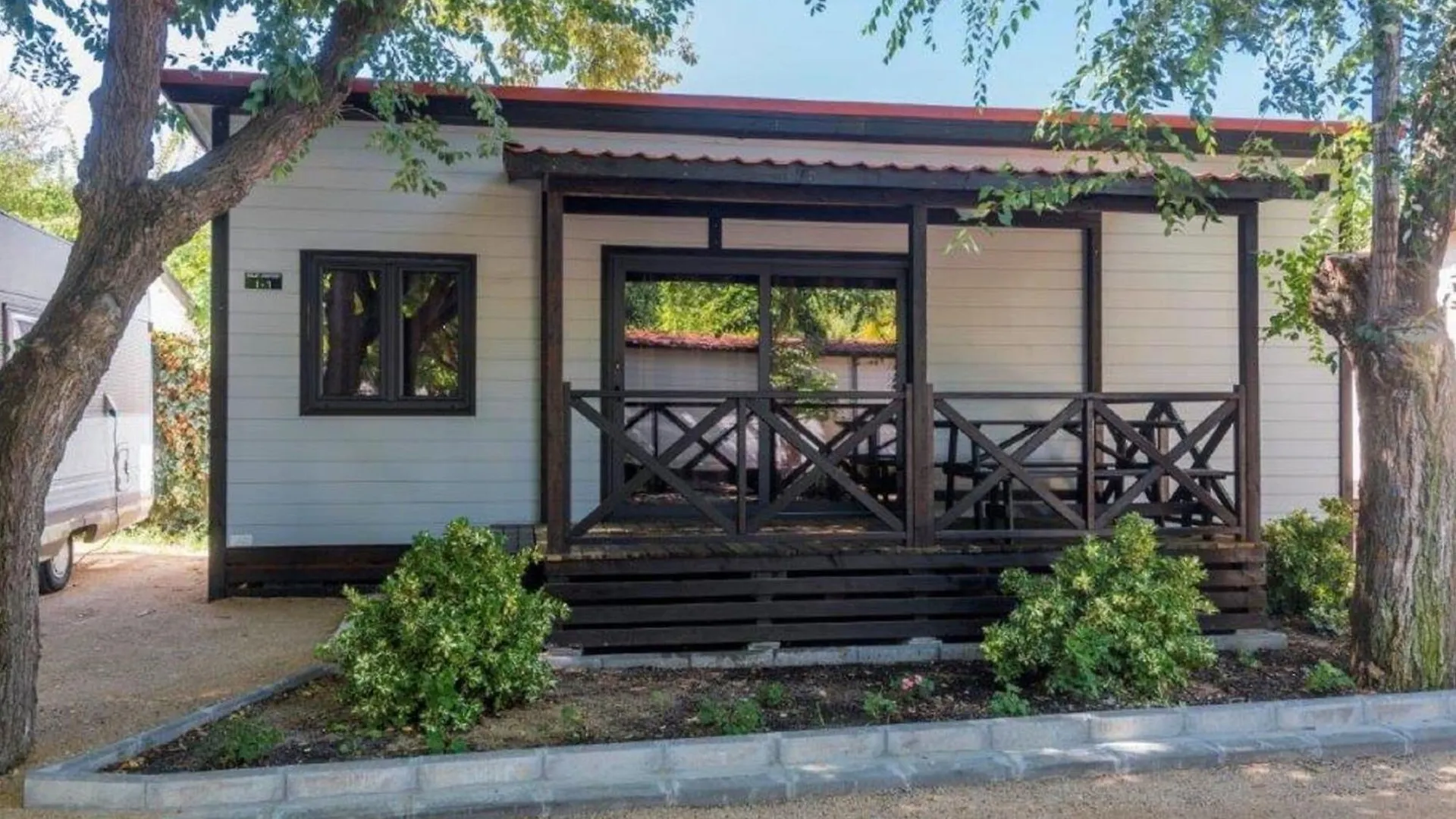 Well Kept Bungalow With Veranda In Blanes