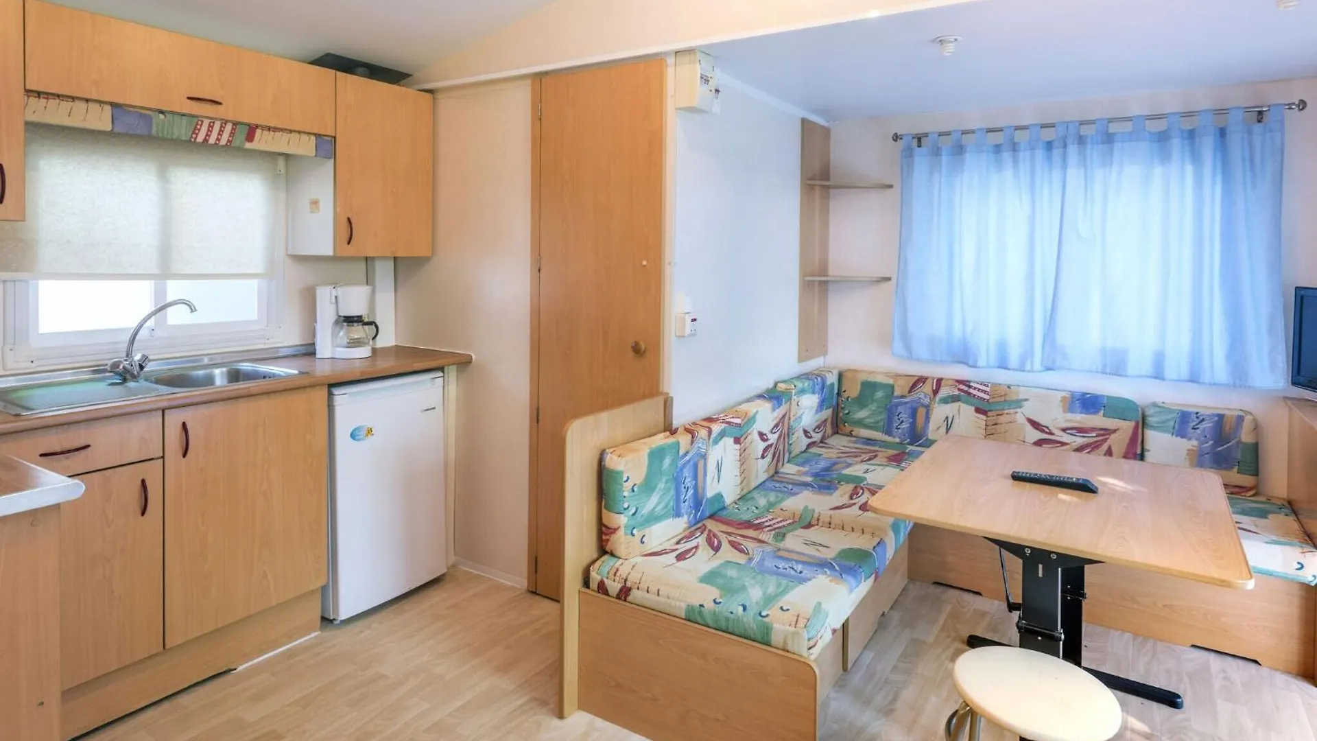 Well Kept Bungalow With Veranda In Blanes Chalet